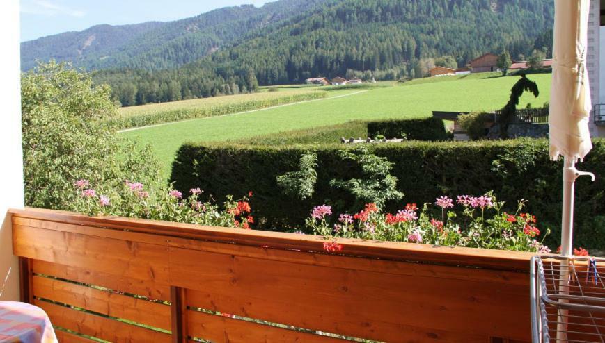 Appartement Schaller San Lorenzo di Sebato Luaran gambar