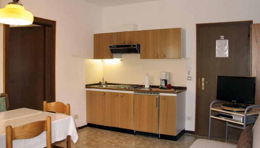 Appartement Schaller San Lorenzo di Sebato Luaran gambar