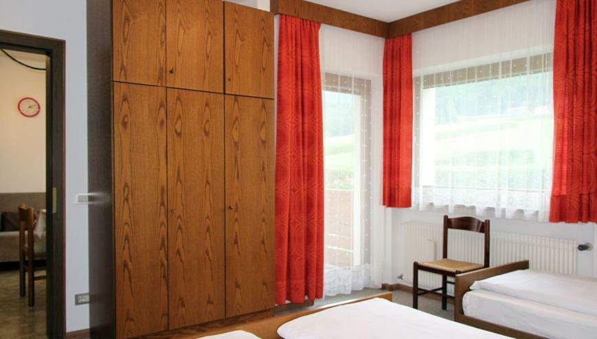 Appartement Schaller San Lorenzo di Sebato Luaran gambar